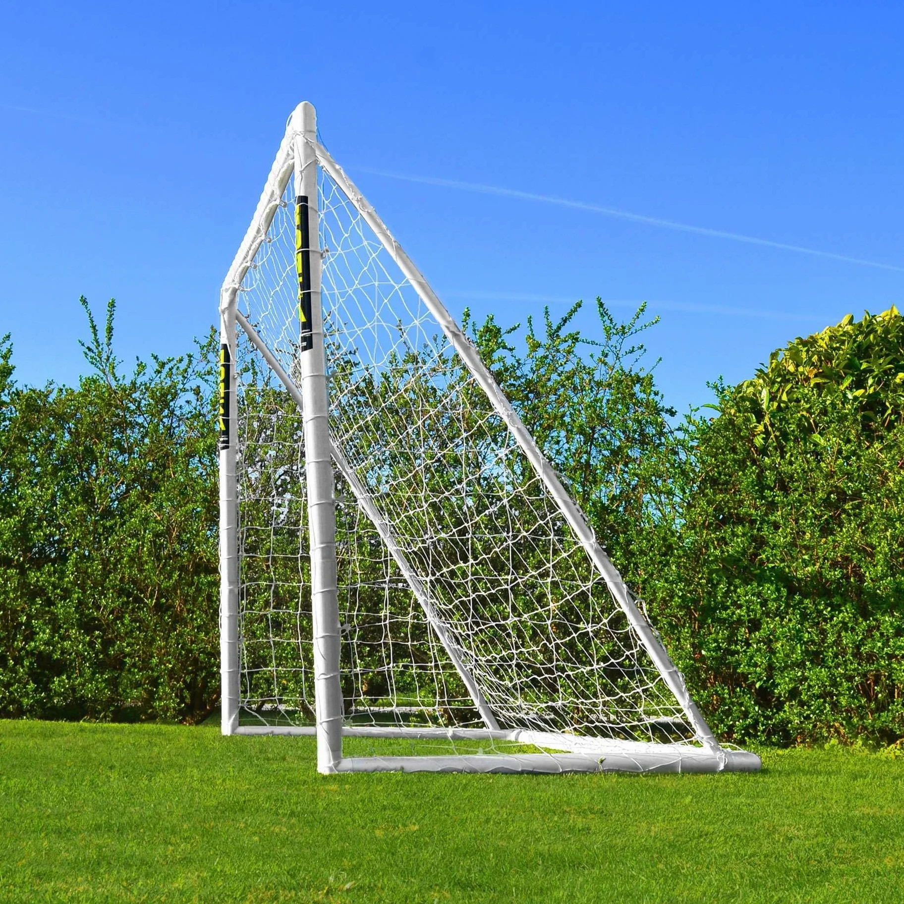 FORZA 2,4 m x 1,8 m Fußballtor | Auf die Plätze, fertig, Tor! | Allwetter-Fußballtor aus robustem uPVC – Zielfolie, Fußball und Tragetasche optional